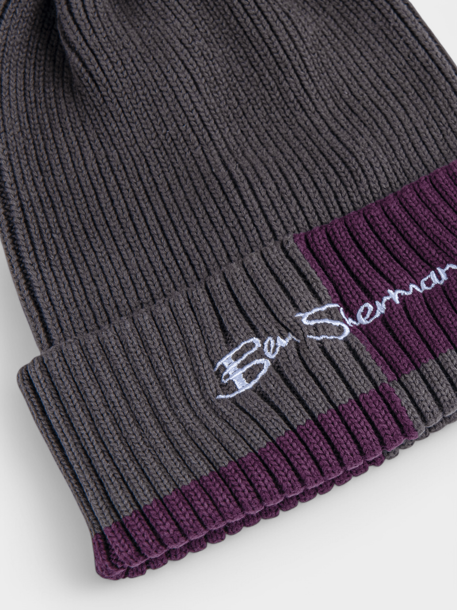 Color Block Beanie – Grey / Cherry Lacquer