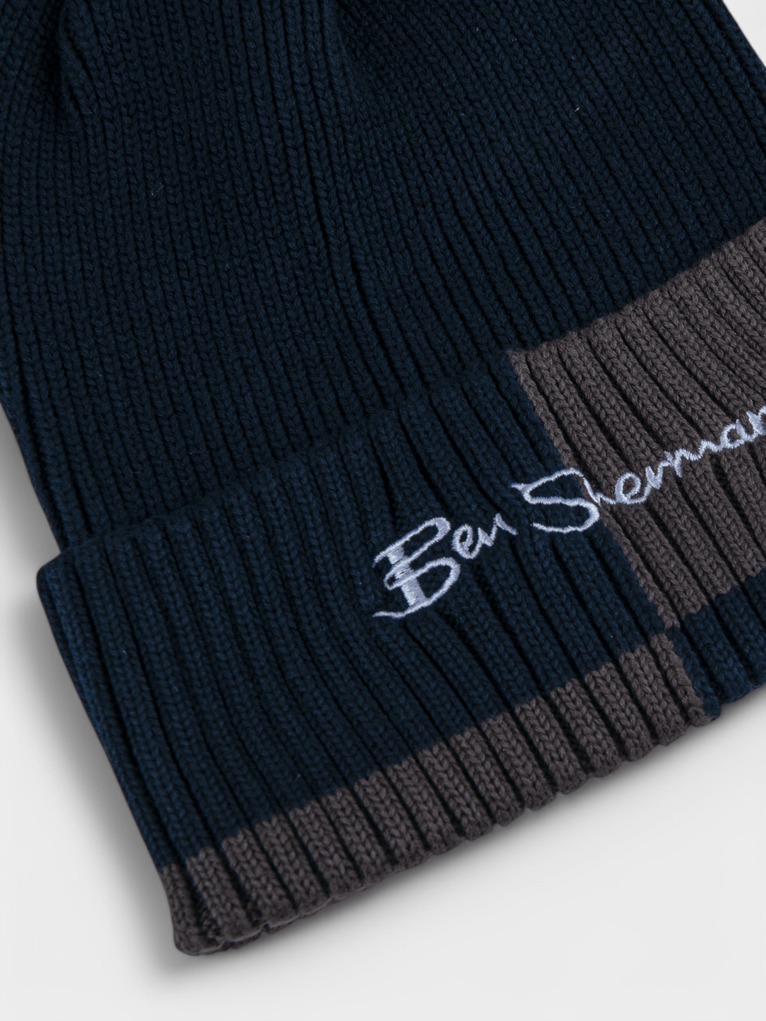 Color Block Beanie – Navy / Charcoal
