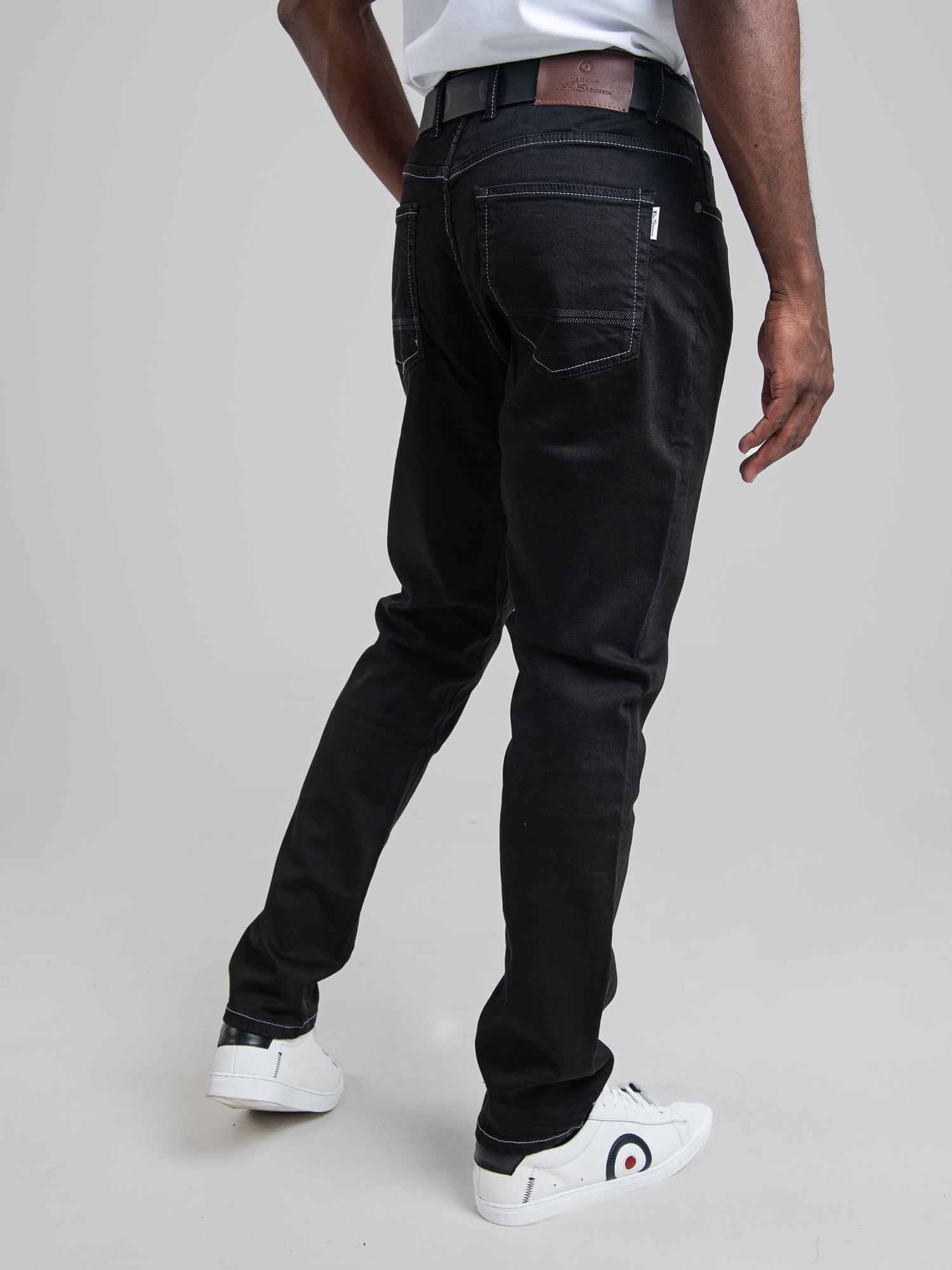 Straight Leg Classic Fit Denim - Black