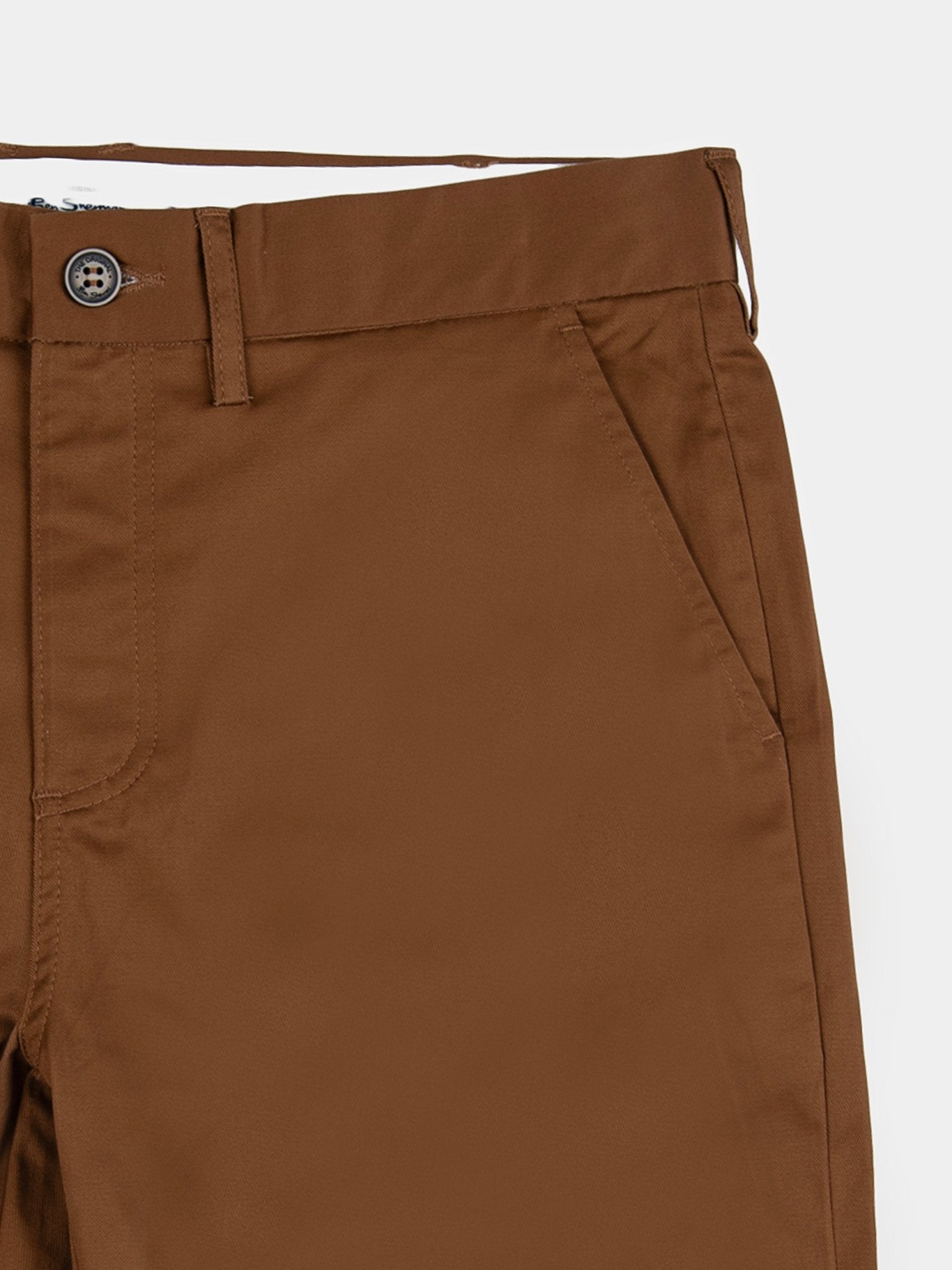 Ben Sherman Signature Chino Shorts Walnut - Close-Up of Waistband, Button Closure and Premium Cotton Canvas Fabric Detail