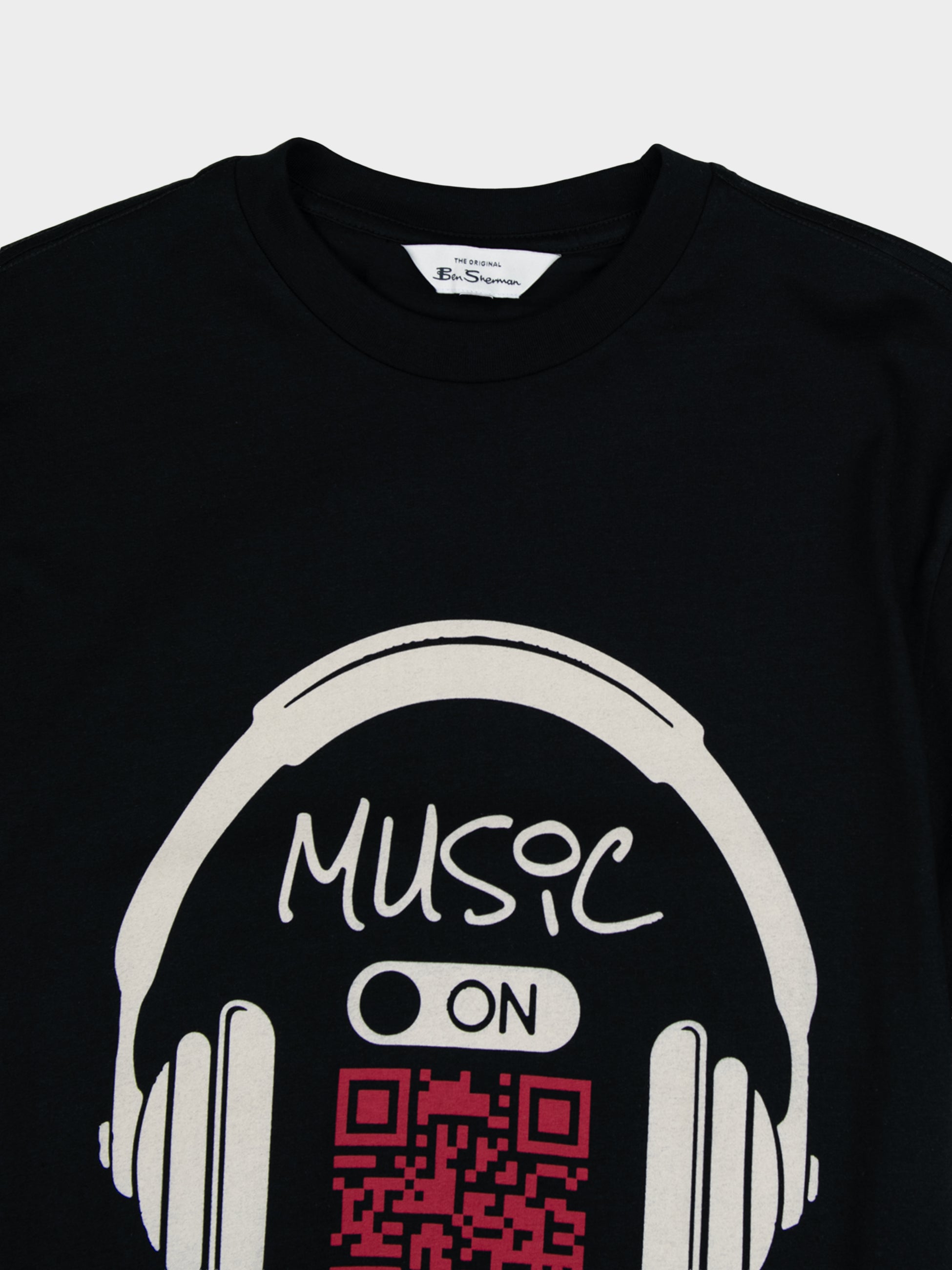 MUSIC QR CODE TEE - BLACK