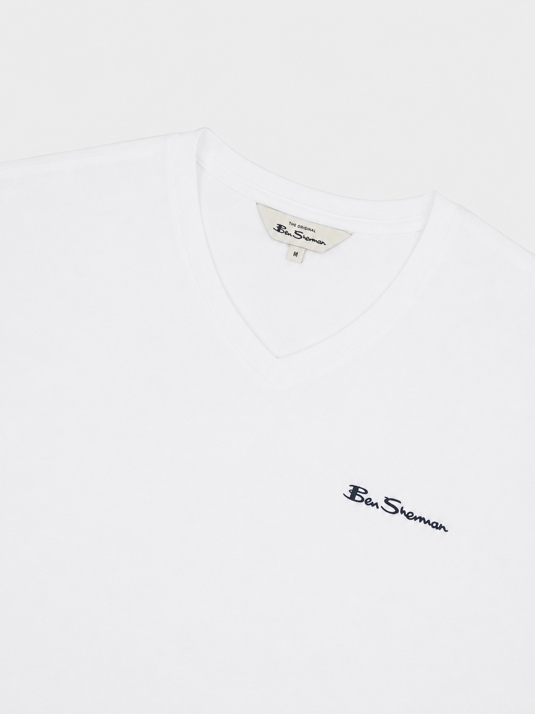 ESSENTIAL V NECK SHORT SLEEVE T-SHIRT - WHITE