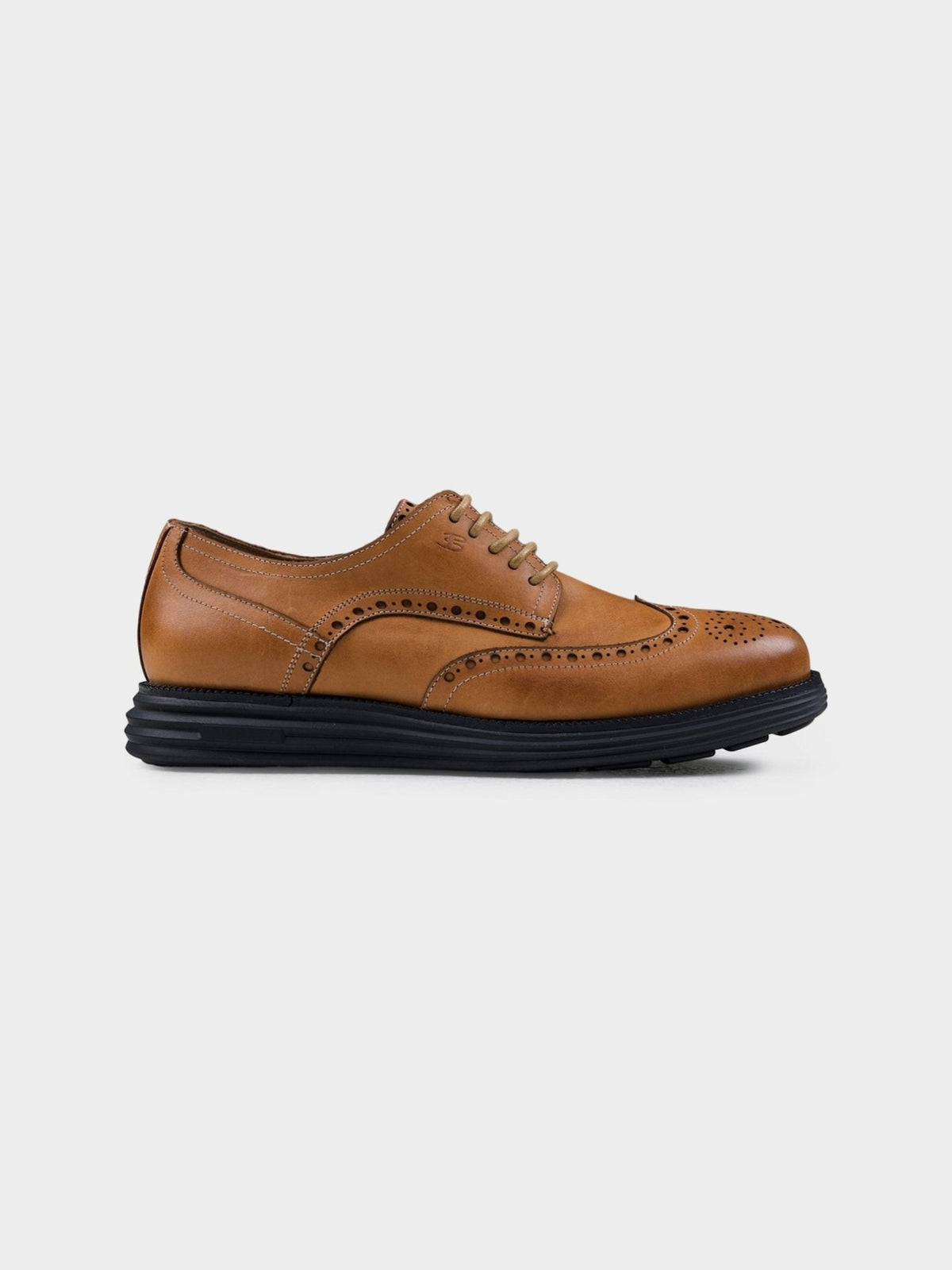 Ben Sherman Hampton Brogues in Walnut