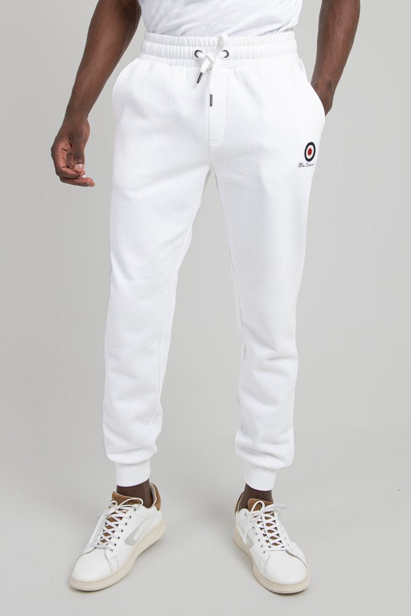 Ben Sherman WBSJ01 WHT Target EMB Jogger in White – Men's Cotton Loopback Sweat Joggers with Embroidered Badge