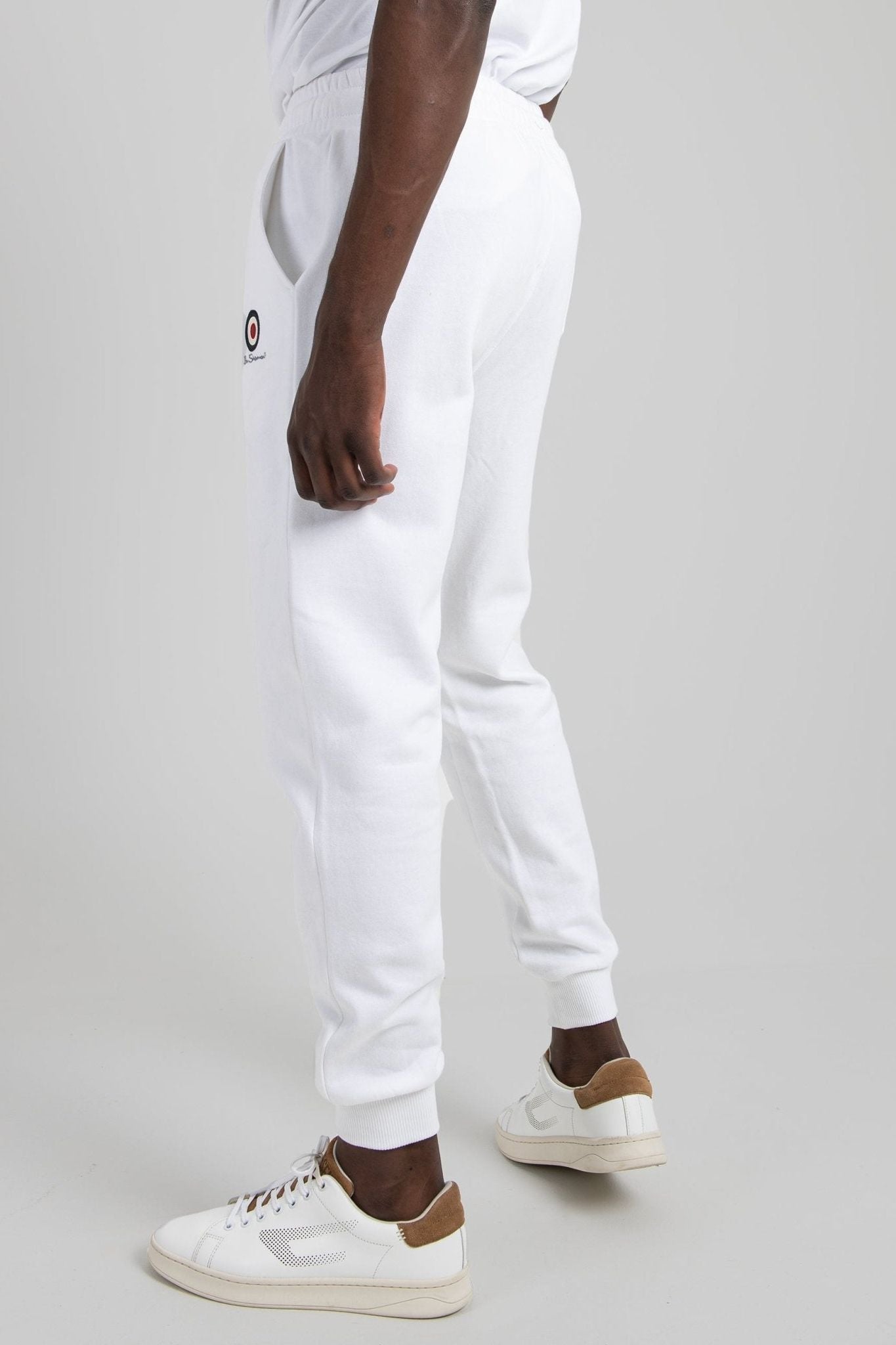 Ben Sherman WBSJ01 WHT Target EMB Jogger in White – Profile View Showing Side Pockets and Clean Silhouette